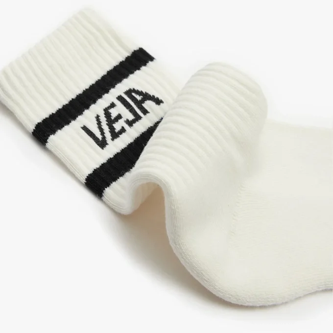 İkonik Çoraplar Pamuk Beyaz Siyah İkonik Çoraplar Pamuk Beyaz Siyah